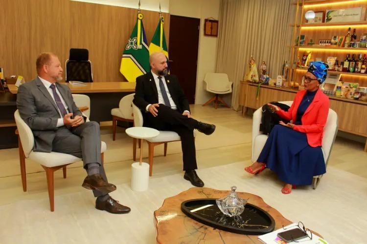 Governo do Amapá e OAB mantêm diálogo sobre anteprojeto de lei de cotas raciais em concursos públicos estaduais