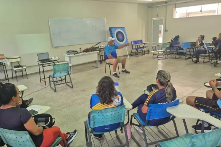 Governo do Amapá apoia formação de professores em curso de instrutor de tiro com arco