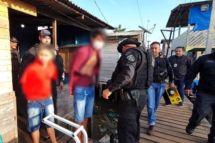 OPERAÇÃO TÂNATOS EM VITÓRIA DO JARI: SEIS PESSOAS, ARMAS, DROGAS, CELULARES E OBJETOS SÃO APREENDIDOS