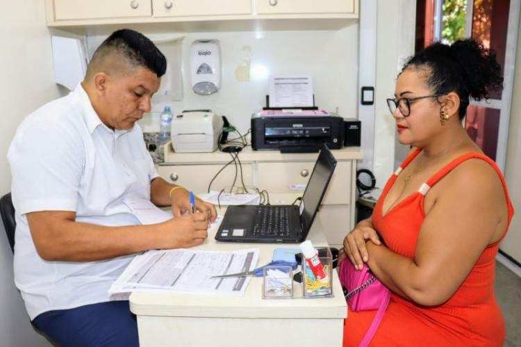"Quanto mais rápido o diagnóstico, mais eficaz é o tratamento", afirma vigilante ao fazer exames gratuitos de mamografia e PCCU