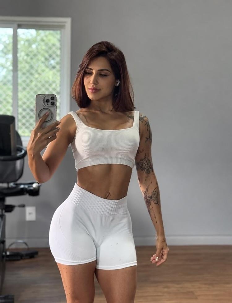 Influenciadora cria "contrato fitness" com marido e inclui limite de peso e número de pães