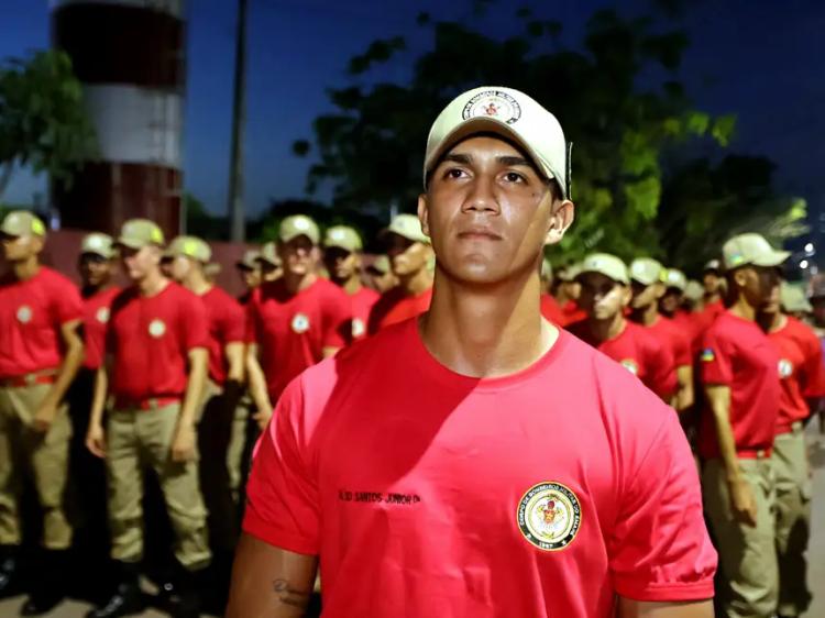 'Hoje é um marco na minha história militar', declara aluno-soldado do Corpo de Bombeiros durante o Batismo de Fogo