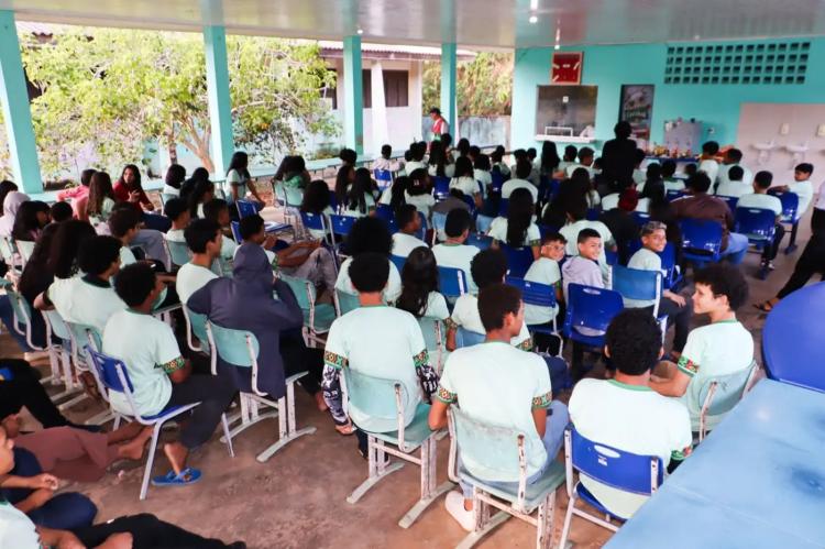 'EducaShow' orienta crianças sobre incêndios durante a estiagem e os efeitos do El Niño, em ação do Governo do Amapá no Curiaú