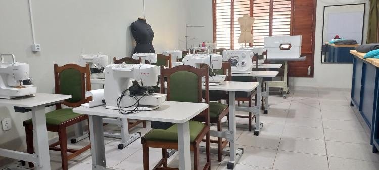 Aula inaugural de projeto para jovens em vulnerabilidade com prefeito Bala Rocha