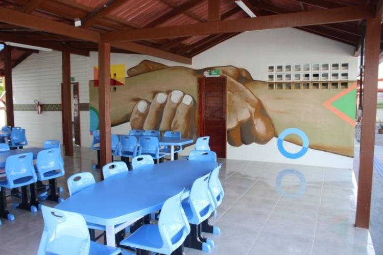 "Agora dá satisfação estudar", diz aluna sobre Escola Quilombola Antônio Figueiredo reinaugurada pelo Governo do Estado em Macapá