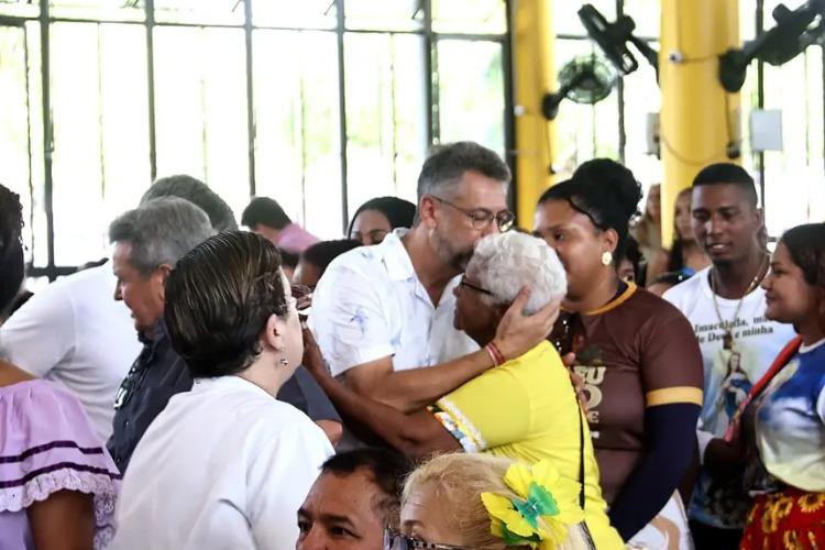 Governador Clécio acompanha Missa do Jubileu Afro-amapaense em Macapá: 'momento de comunhão'