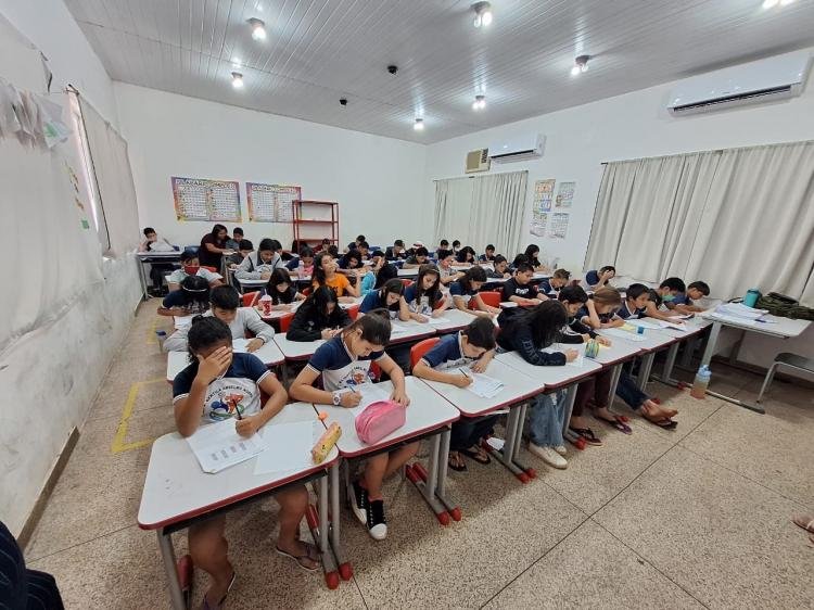 Alunos da rede municipal de ensino participam de provas do Saeb