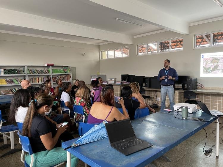 CSA apresenta nova programação de abastecimento do Macapaba para lideranças comunitárias