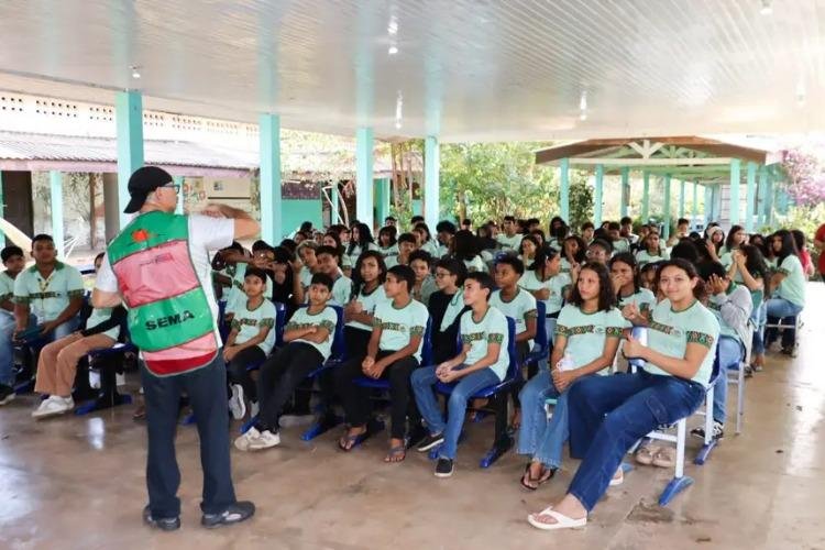 'EducaShow' orienta crianças sobre incêndios durante a estiagem e os efeitos do El Niño, em ação do Governo do Amapá no Curiaú