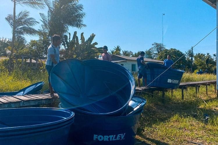 Mais de 300 caixas d’água chegam ao Arquipélago do Bailique pelo Governo do Amapá