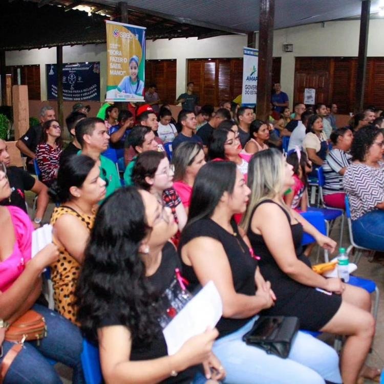 Governador Clécio Luís reforça compromisso com a educação em encontro em Oiapoque