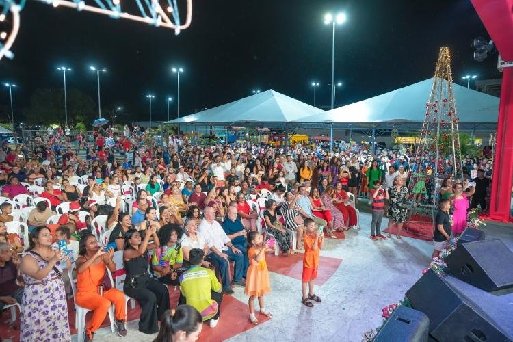 "O Amor Nasceu": Santana celebra Natal com fé e música na 4ª Cantata Natalina