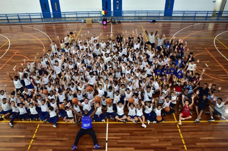Estrela do basquete, Felipe Motta promove ação social de incentivo ao esporte!
