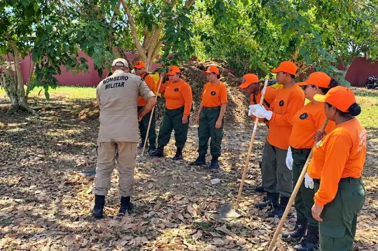 Guarda-parques concluem capacitação para atuar no combate a queimadas e incêndios florestais durante estiagem no Amapá