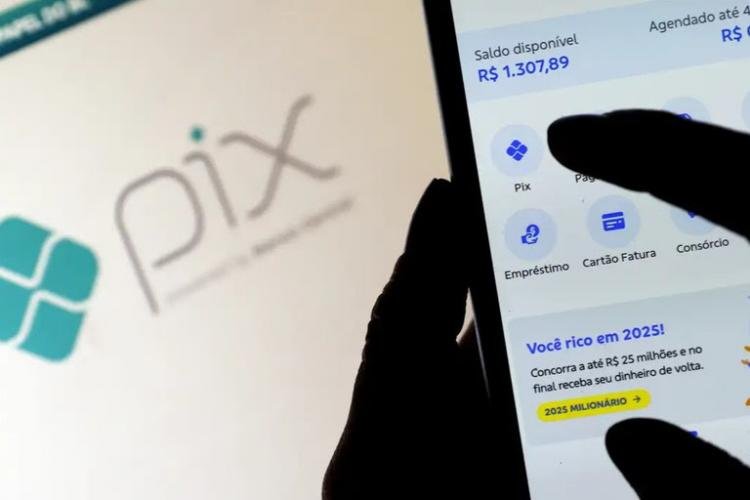 Pix por aproximação começa a funcionar no Brasil