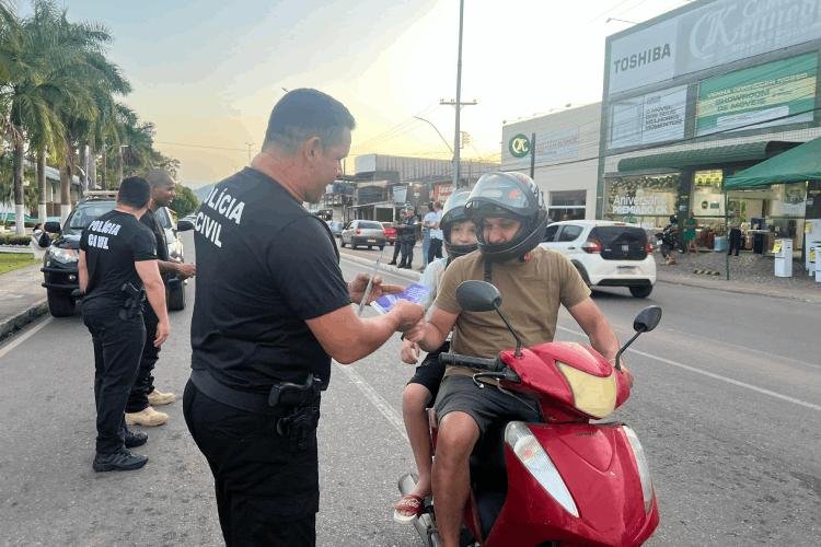 Polícia Civil realiza blitz educativa em Laranjal do Jari contra a violência doméstica