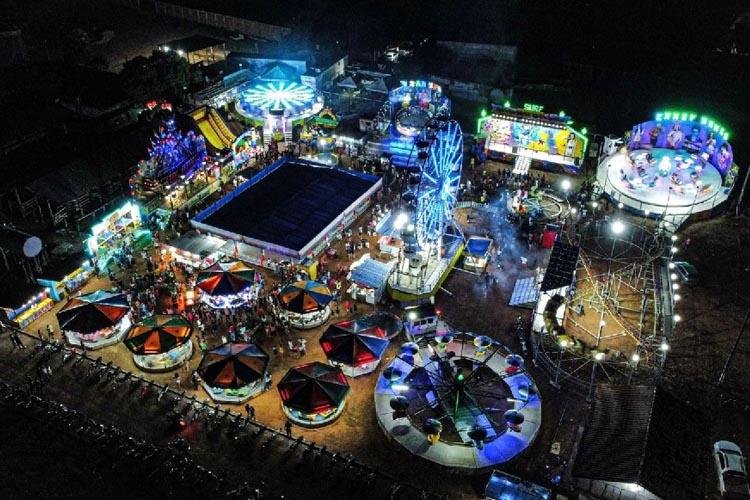 Expofeira oferece parque com mais de 20 tipos de brinquedos radicais e infantis