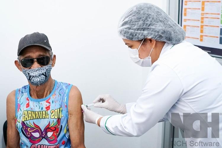 Vacinação contra Covid-19 atende pessoas com 83 anos para dose de reforço e realiza repescagem para 18 + nesta terça-feira (21)