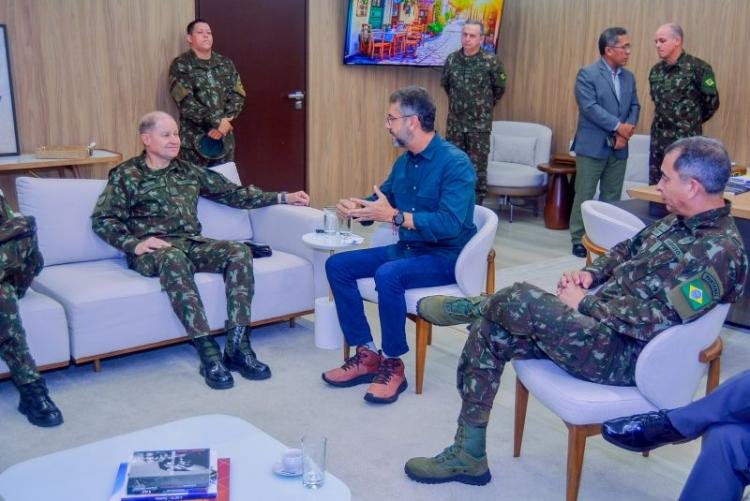Colaboração para a segurança é tema de encontro entre o governador do Amapá e o novo comandante Militar do Norte