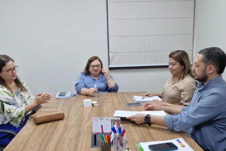 Governo do Amapá firma acordo para ampliar educação cidadã nas escolas públicas