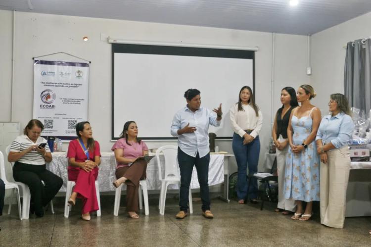 Governo do Amapá certifica mulheres e entrega kits profissionais para incentivá-las a empreenderem na área da beleza