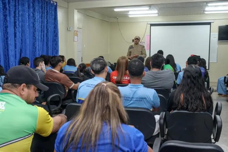 Governo do Amapá capacita alunos da rede estadual para evacuação emergencial em caso de eventual incêndio