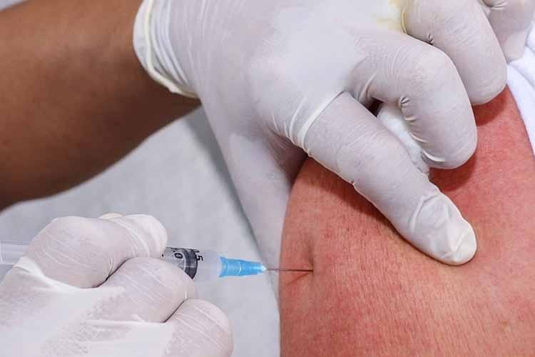 COVID-19: CONFIRA OS GRUPOS QUE VÃO RECEBER A 1ª DOSE DA VACINA NESTA QUINTA-FEIRA (10)
