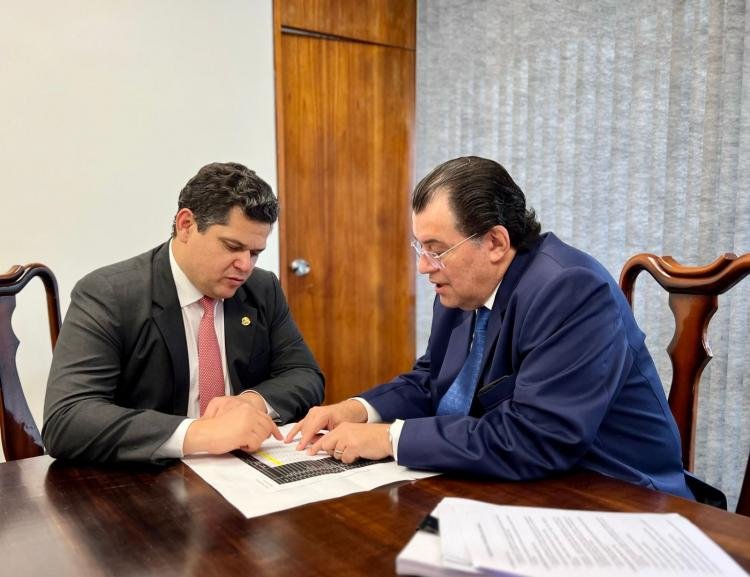 Alcolumbre marca votação da reforma tributária para terça-feira na CCJ do Senado