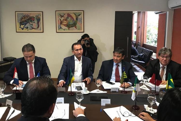 Waldez Góes se une a governadores do Nordeste em busca de recursos