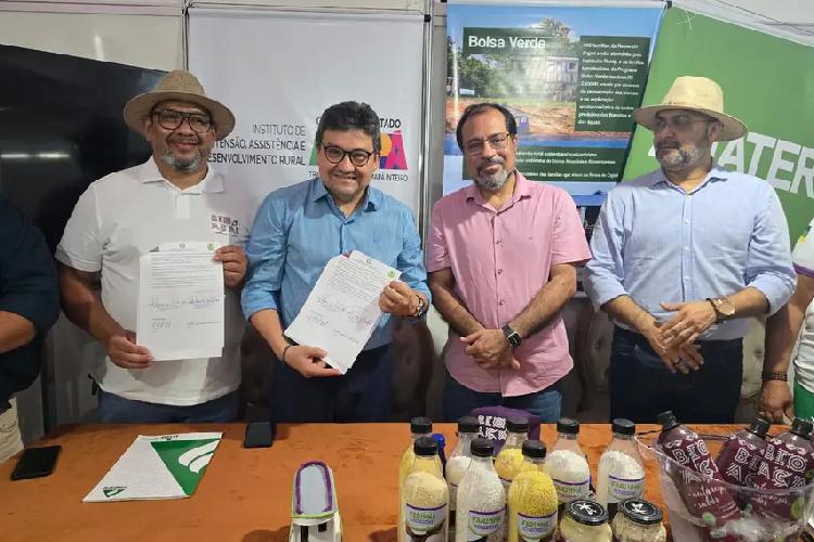 Rurap e cooperativa Bio+Açaí firmam acordo para fortalecer cadeia do açaí na 54ª Expofeira do Amapá