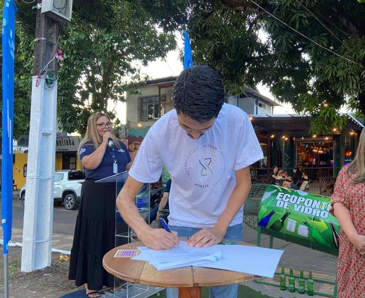 Sebrae instala Ecopontos para coleta de vidro no Centro de Macapá