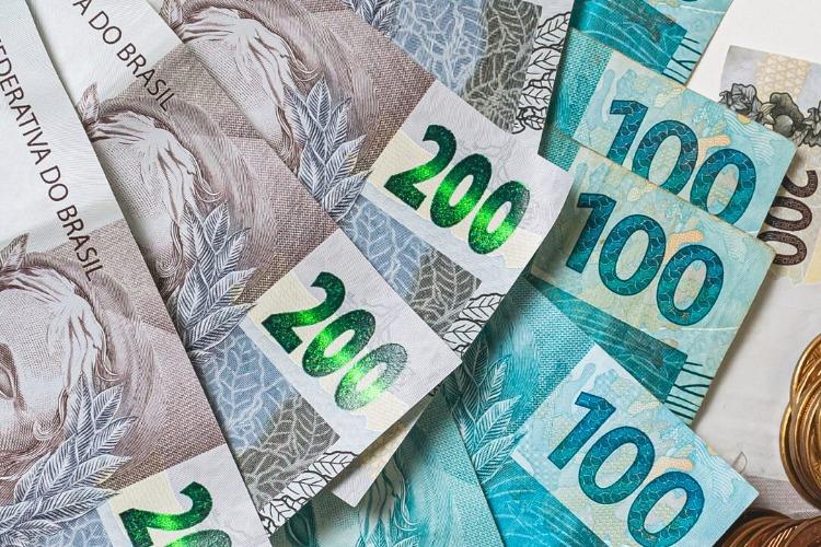 Capital estrangeiro no Brasil: Projeções de corte da Selic ganham força com o real forte e commodities em alta