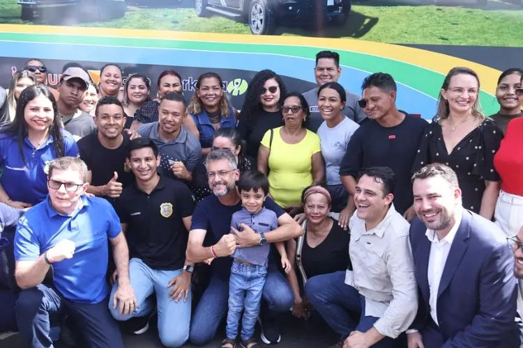 Governador Clécio entrega carreta com centro integrado de comando para fortalecer a segurança pública no Amapá