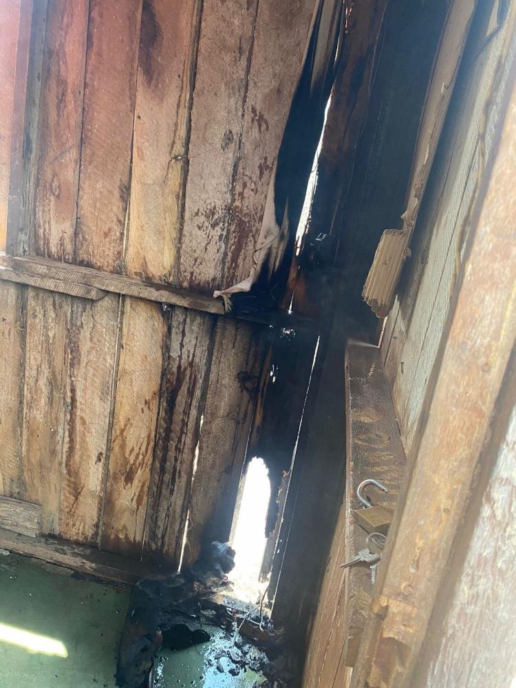 Força Tática evita tragédia ao controlar princípio de incêndio em casa de madeira na Zona Norte