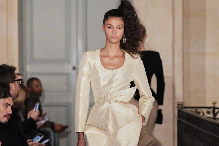 Em Paris, brasileira é destaque do desfile de Jacquemus!