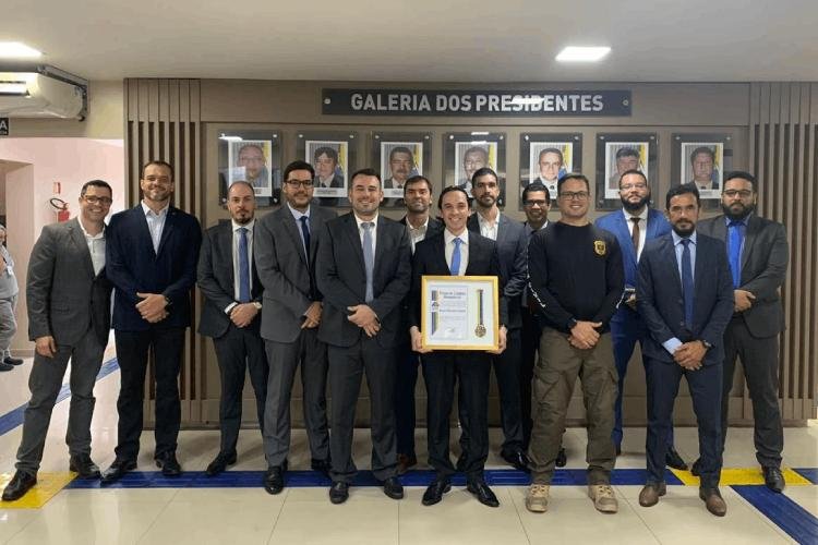 Delegado de Polícia recebe Título de Cidadão Amapaense