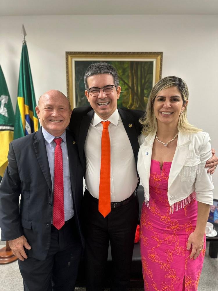 Randolfe confirma mais de R$24 milhões para investimentos em Santana
