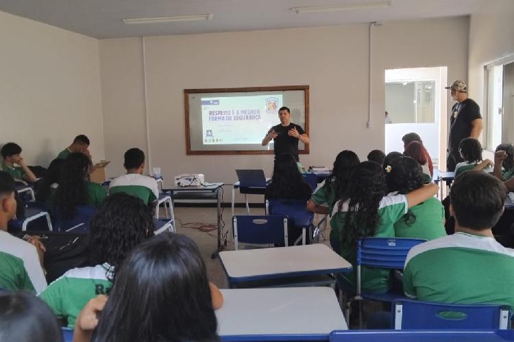Operação Shamar: em Oiapoque, PC realiza palestra na Escola Joaquim Caetano da Silva