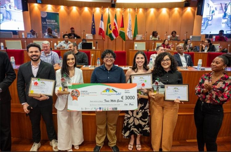 Acadêmicas de Arquitetura conquistam primeiro lugar em concurso internacional