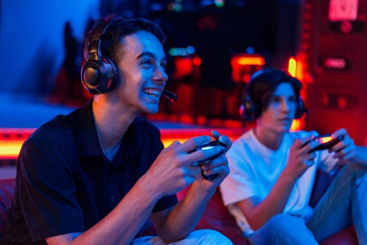 77% dos gamers brasileiros gastam até R$250 por mês com jogos digitais