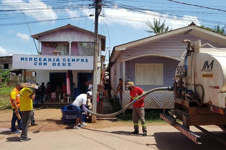 PREFEITURA DE MACAPÁ SEGUE COM ABASTECIMENTO DE ÁGUA POR MEIO DE CARROS-PIPA E DISTRIBUINDO HIPOCLORITO DE SÓDIO