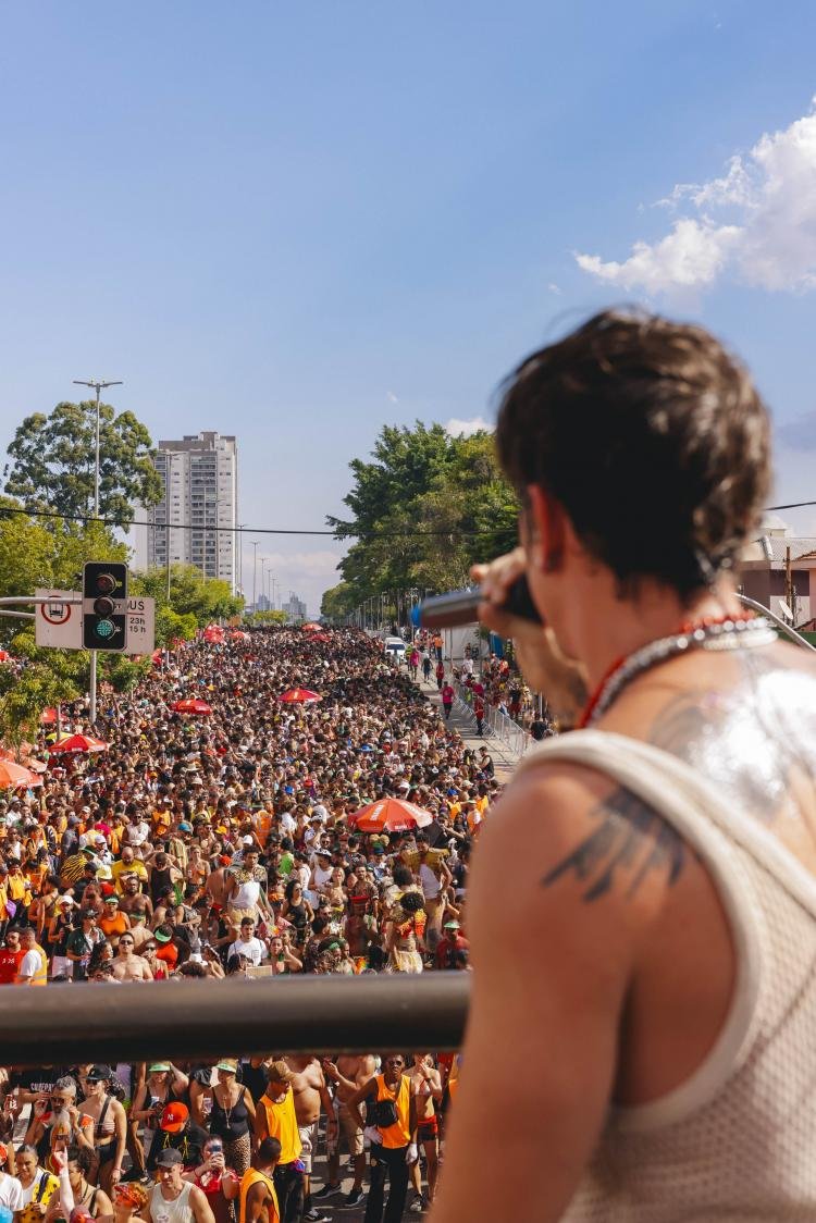 IZA recebe quase 300 mil pessoas com o bloco Bonde Pesadão