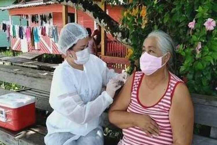 População ribeirinha de Santana recebe mais uma etapa de vacinação contra a Covid-19