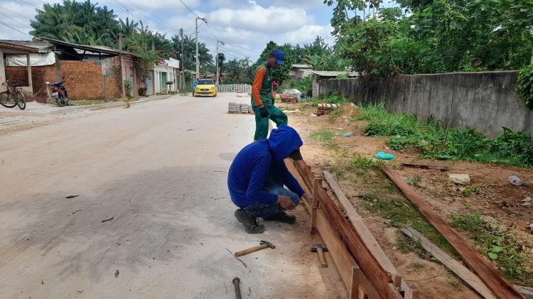 Travessa 24, no Provedor II, recebe obra de pavimentação em bloquetes