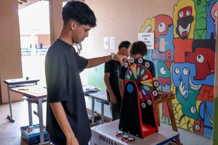 Escola de tempo integral do Amapá apresenta à população projetos desenvolvidos em disciplinas eletivas, em Porto Grande