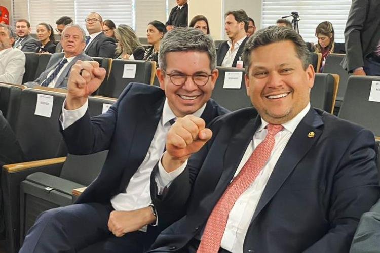 Randolfe e Davi comemoram a decisão do TCU que confirma a Transposição aos servidores da EMDESUR