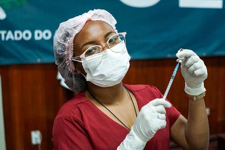 Vacinação contra a Covid-19 atinge vários grupos nesta quarta-feira (20) em Macapá