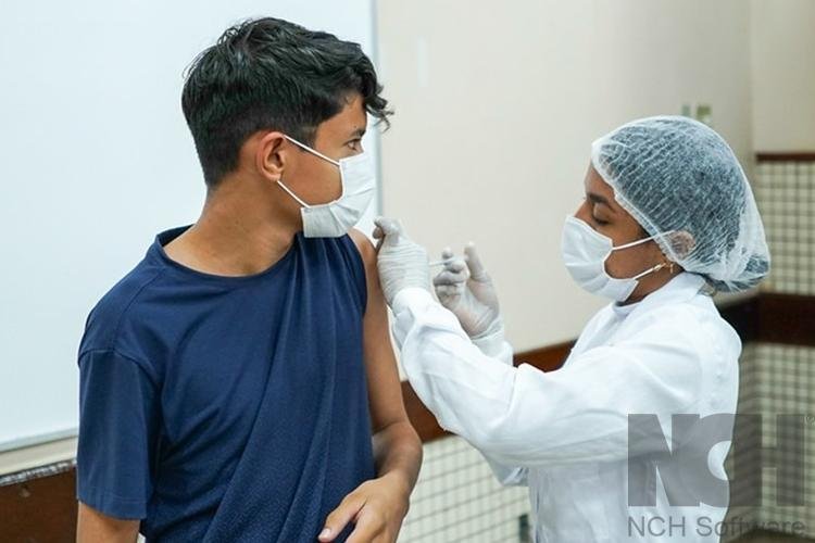 Adolescentes de 14 anos nascidos entre janeiro e março são vacinados nesta quarta-feira