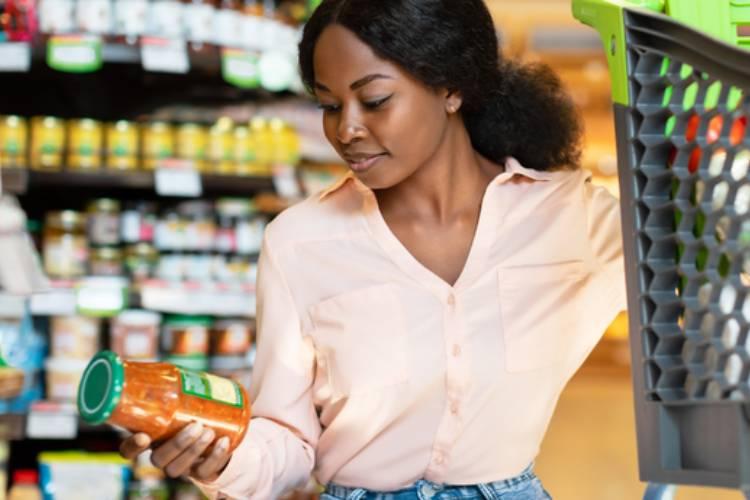 Nova rotulagem nutricional ajuda o consumidor a fazer escolhas alimentares mais conscientes