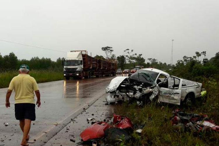 Veículos piratas desafiam a lei e abordam passageiros na área interna do terminal rodoviário